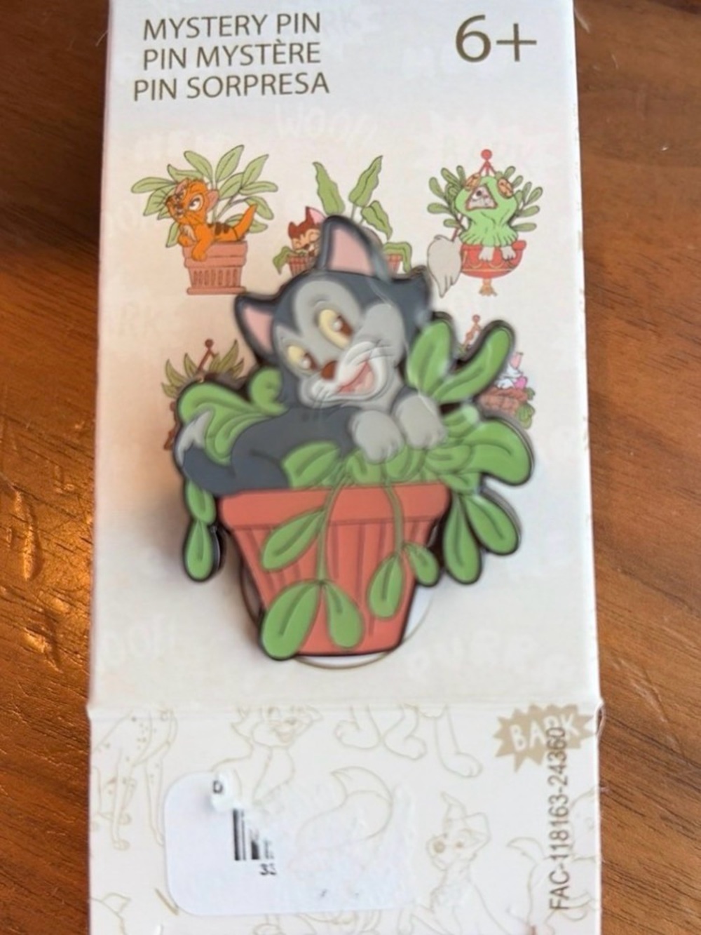 Disney loungefly figaro Cute Cat in Plant Pot Enamel Pin - Gray & Green